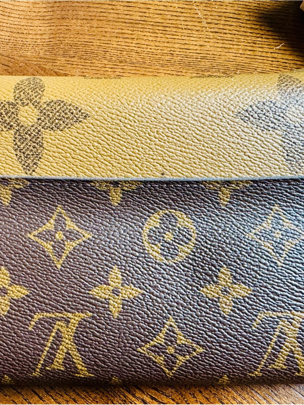 Louis Vuitton Portefeuille Sarah
Monogram Giant Reverse Long
Wallet - Picture 5 of 6